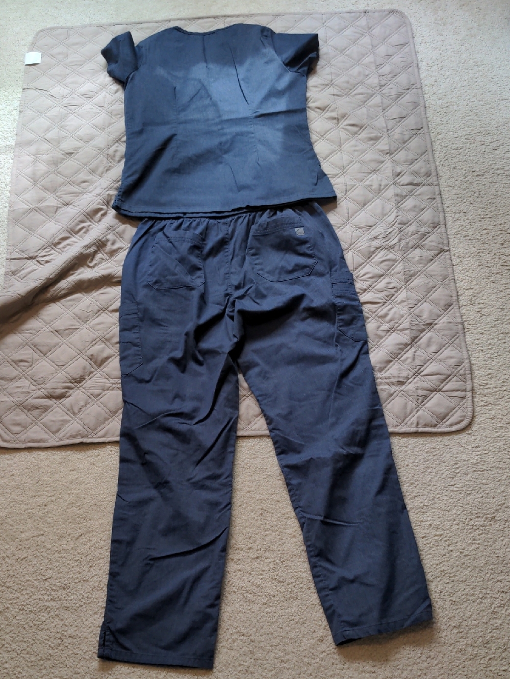 EUC Uniform Advantage Butter-Soft Scrub Set - Picture 10 of 14